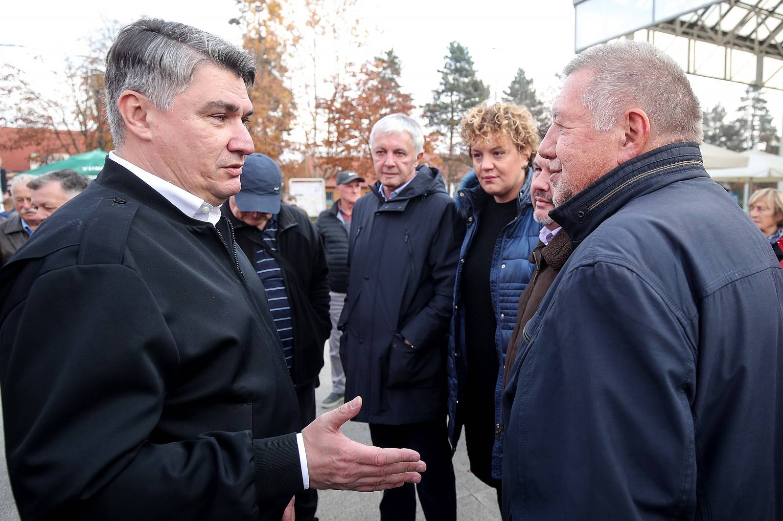 Predsjednički kandidat Zoran Milanović družio se s građanima Velike Gorice