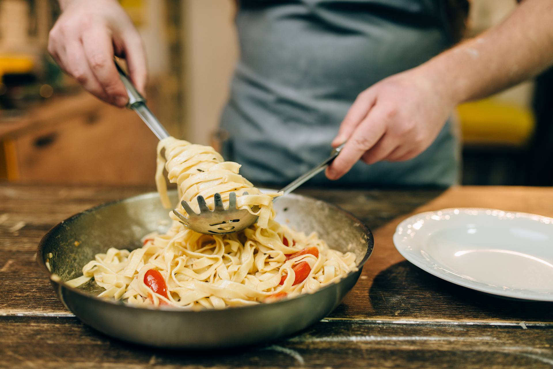 Ukusna tjestenina na dva super načina: S mesom ili šparogama