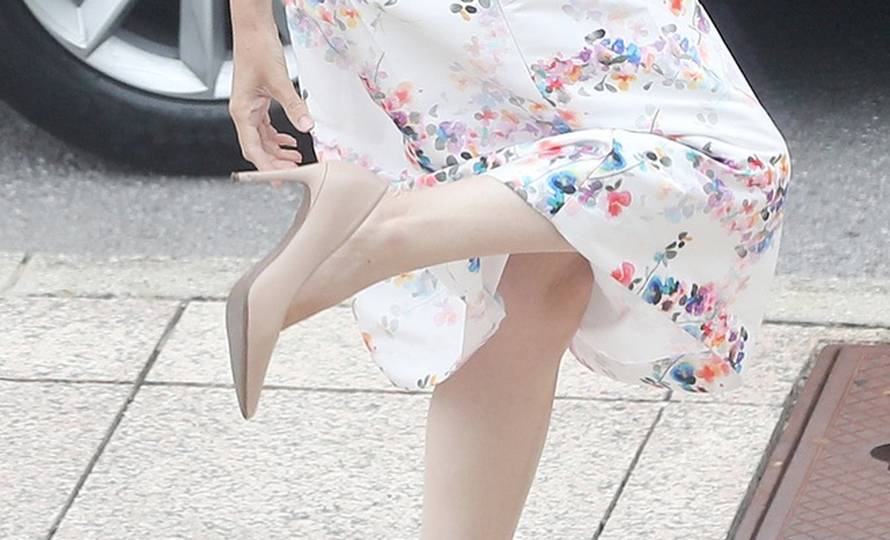 Zagreb: Ministrica poljoprivrede prilikom izlaska iz automobila oštetila petu na cipeli