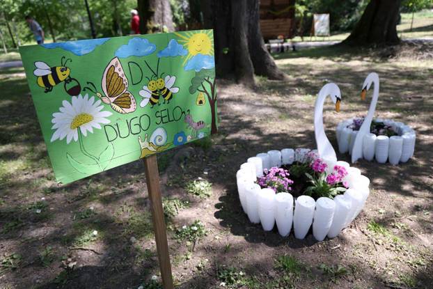 U Dugom selu održan je sajam cvijeća