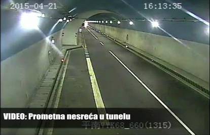 Stravična nesreća: Kamion i automobil se sudarili u tunelu