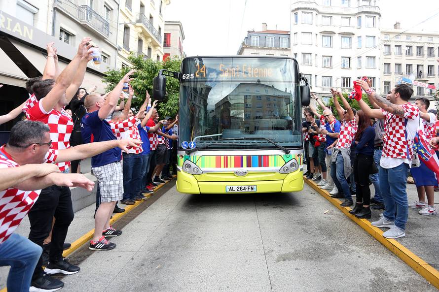 Galerija navijača u Francuskoj: Kockice okupirale St. Etienne
