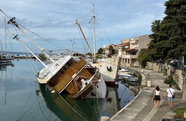Potonuo brod Nerezine u Omišu