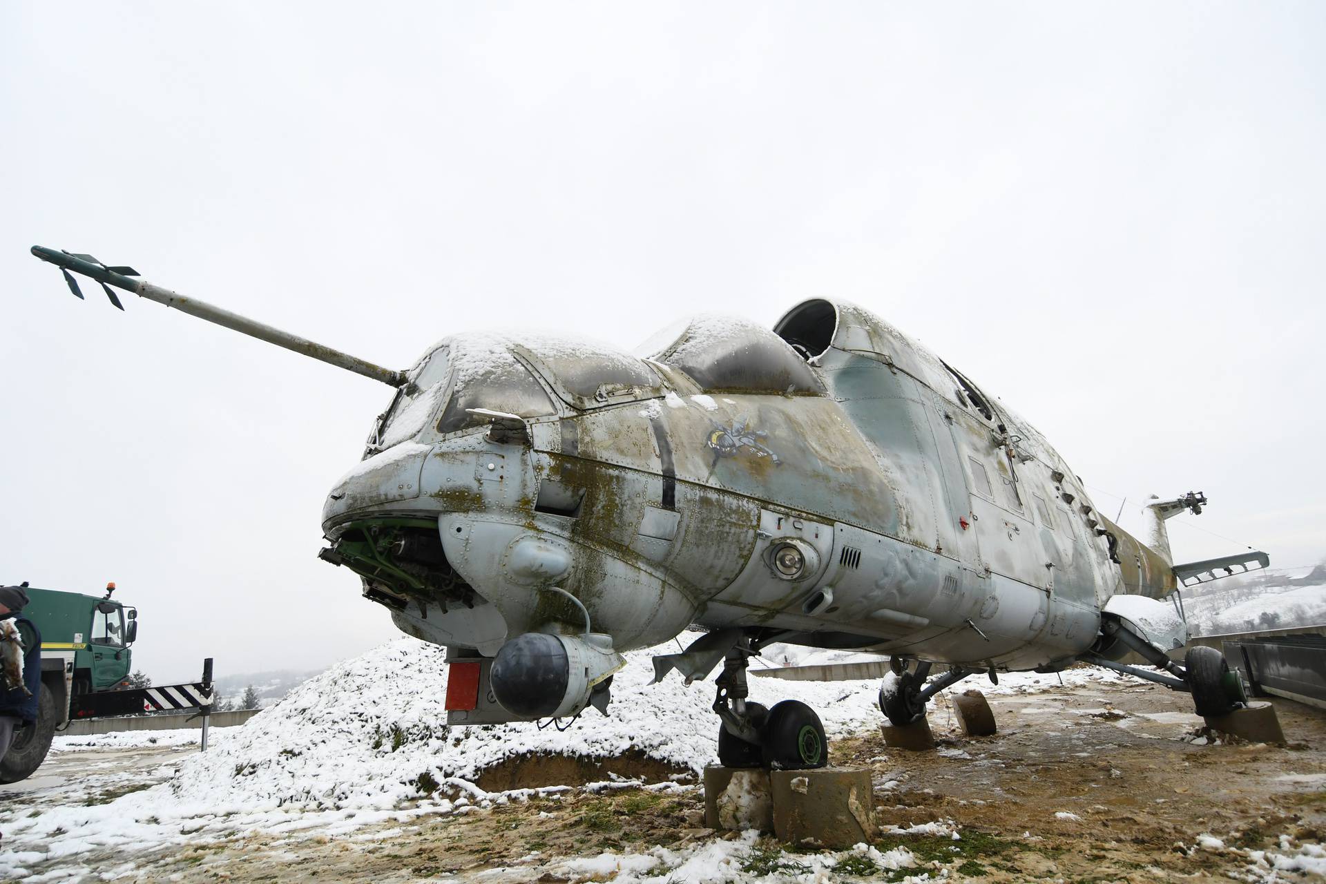 Bjelovar: Zrakoplov MiG 21 BIS i helikopter Mil Mi-24 dopremljeni u Kapelu gdje će biti turistička atrakcija