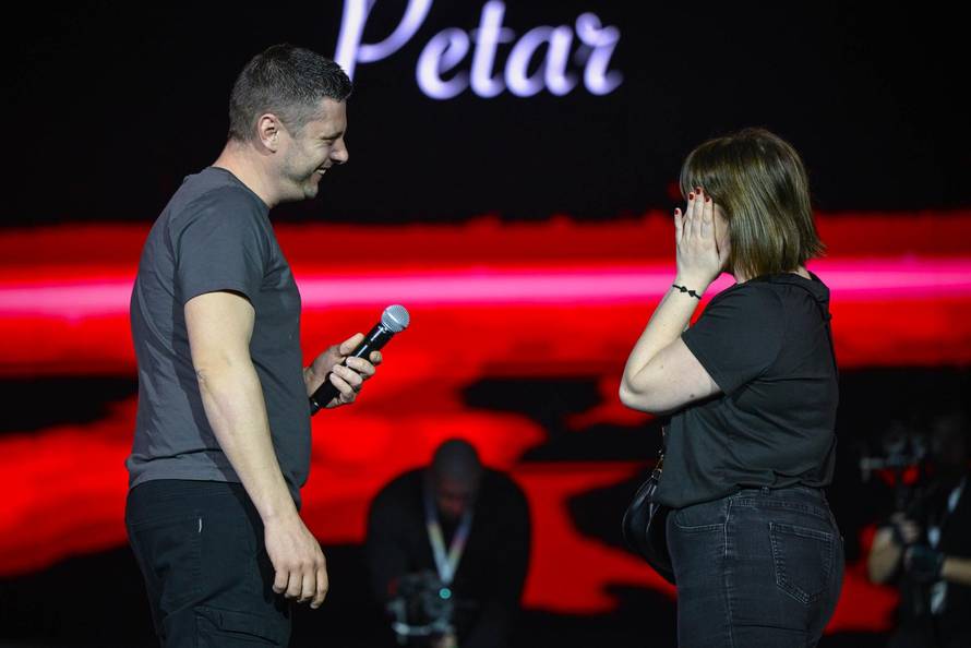 Zagreb: Prosidba na koncertu Sergeja Ćetkovića