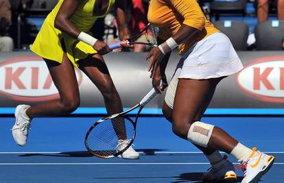 Venus i Serena Williams obranile naslov u parovima