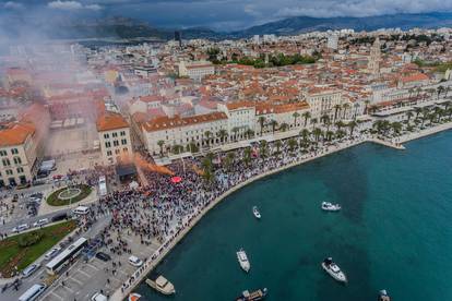 FOTO Pogledajte kako iz zraka izgleda doček 'bilih tića' na Rivi