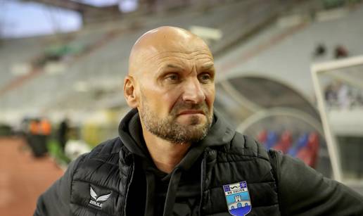 Sopić bez milosti! Zamijenio je igrača nakon samo 27 minuta...