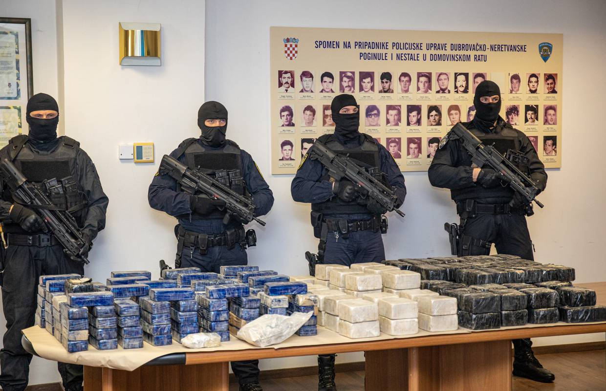 Velika akcija policije i USKOK-a: Razbili su lanac krijumčara 1.5 tona kokaina iz Južne Amerike