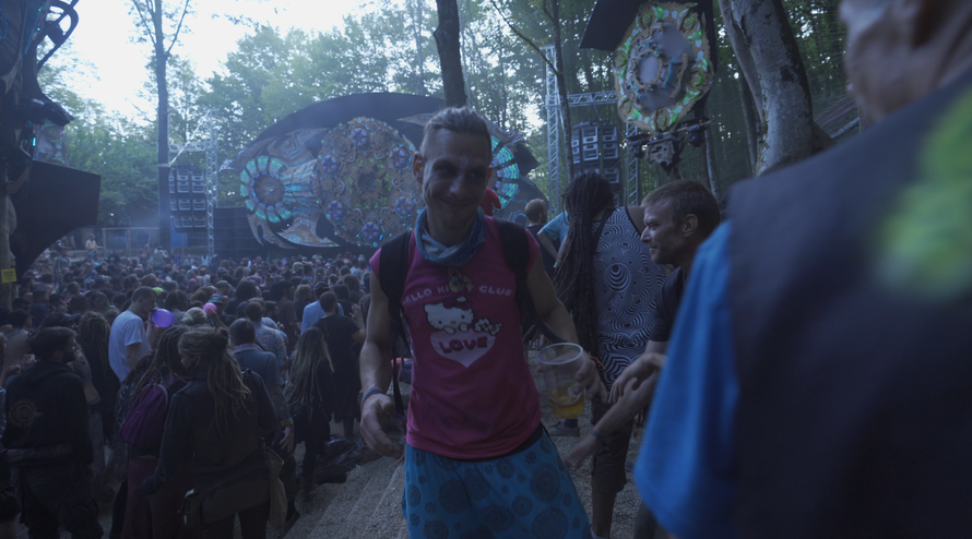 Svećenik na 'trance' festivalu: 'Treba doći među ovu mladost'