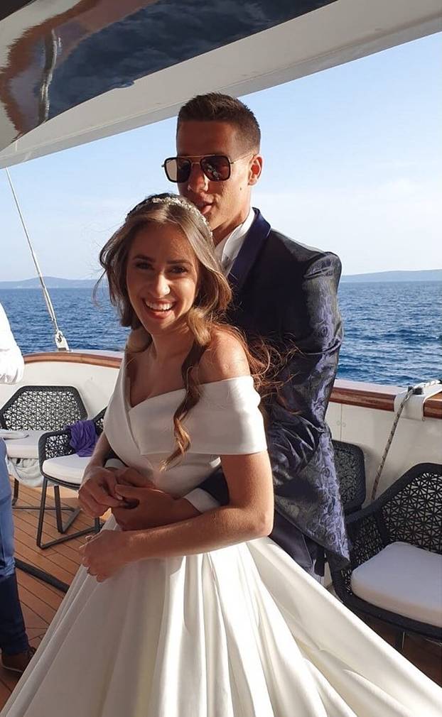 FOTO 'Vatreni' nosi njenu fotku na svakoj utakmici. Prohodali su kao tinejdžeri i isti dan slave