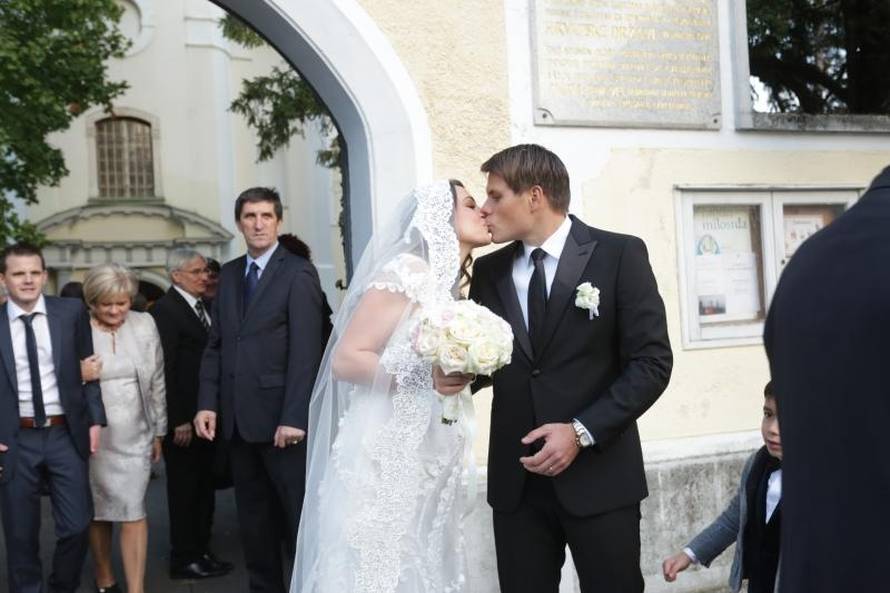 Vjenčali se Ognjen Vukojević i Andreja Ćupor, kum da Silva
