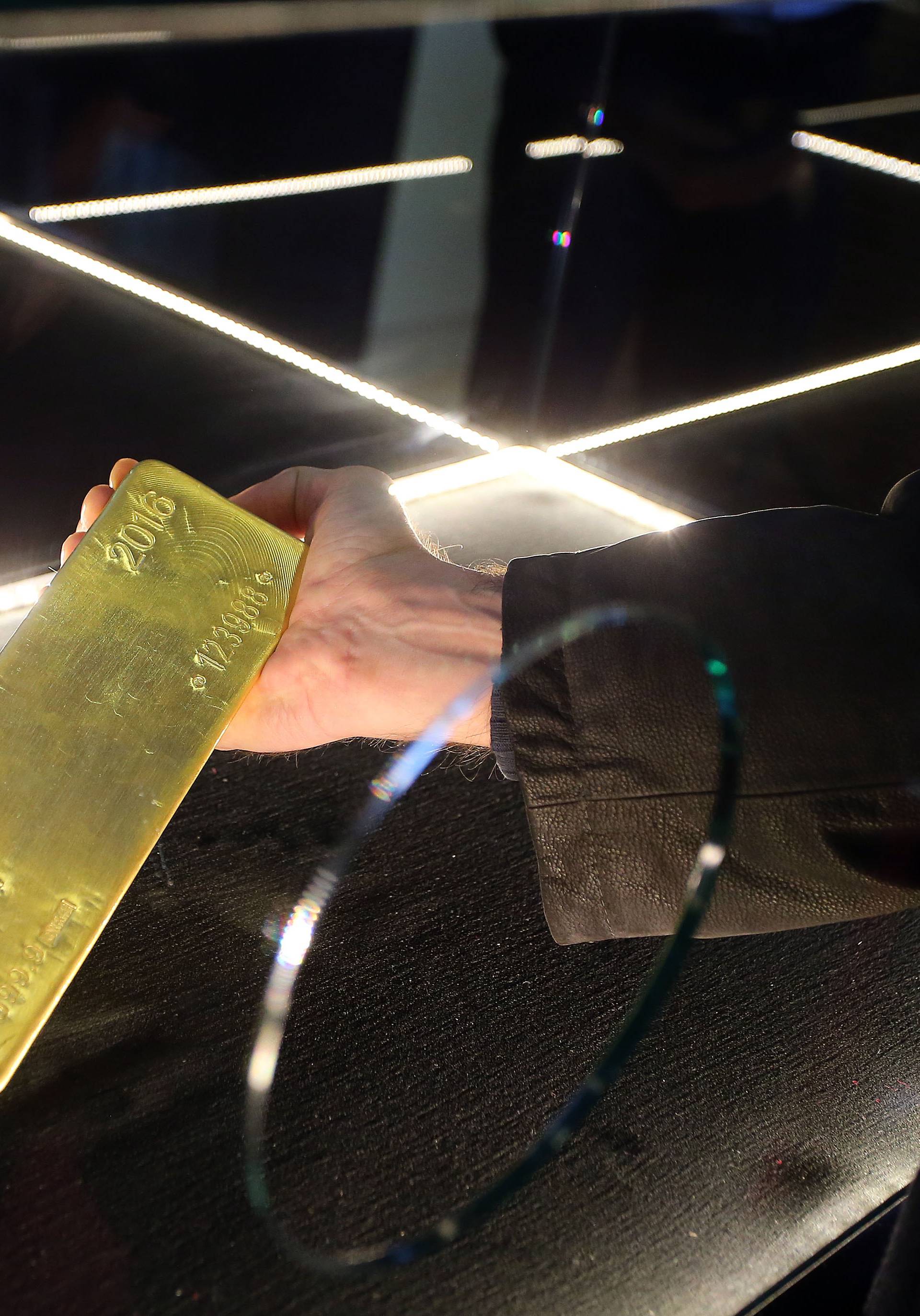 Predstavljena zlatna poluga od 12,44 kg vrijedna 500.000 €