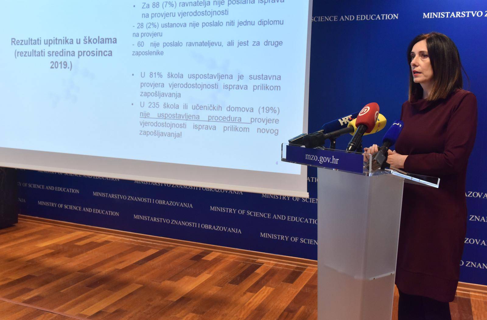 Zagreb: Ministrica Divjak predstavila rezultate procesa provjere vjerodostojnosti diploma