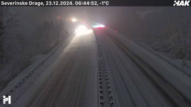 FOTO Snijeg zameo Hrvatsku! Pogledajte kako izgledaju ceste. Zbog mećave su zatvorili dio A1