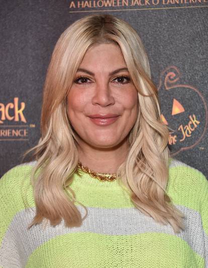 FOTO Tori Spelling prvi put išla 'pod nož' sa 16 godina: Kroz karijeru često šokirala izgledom