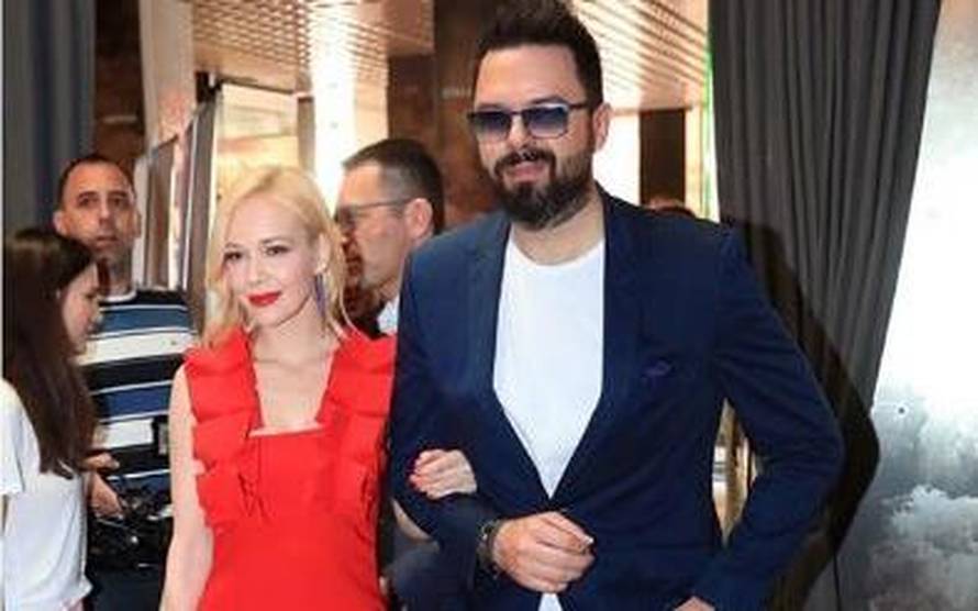 Jelena Rozga umalo pala: Tvoji gafovi bi bili gledaniji od spota