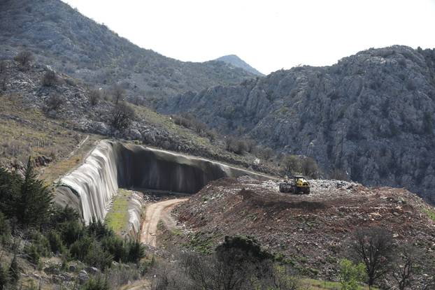 24SATA Sveti Juraj: Odlagali&scaron;te otpada u sklopu Parka prirode Velebit