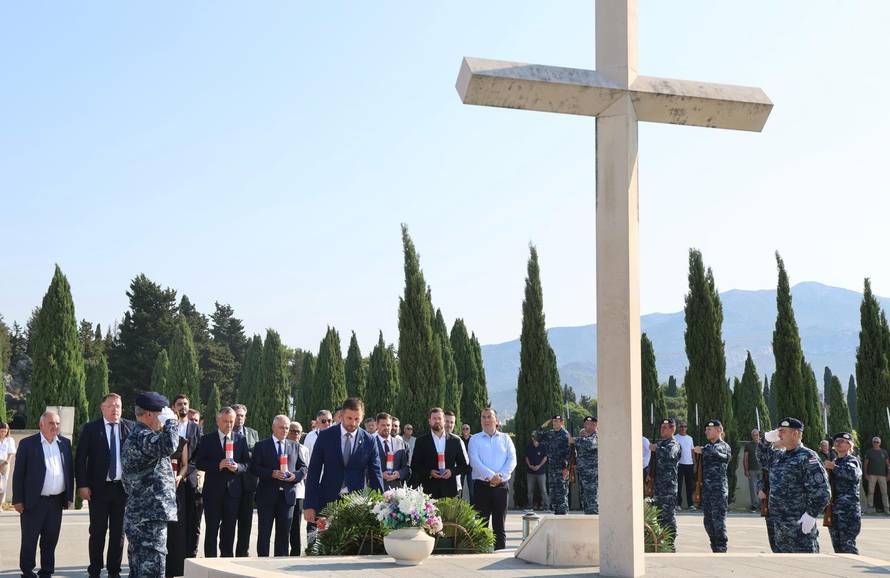 Split: Položeni vijenci povodom Dana pobjede i domovinske zahvalnosti, Dana hrvatskih branitelja i 31. obljetnice VRO Oluja