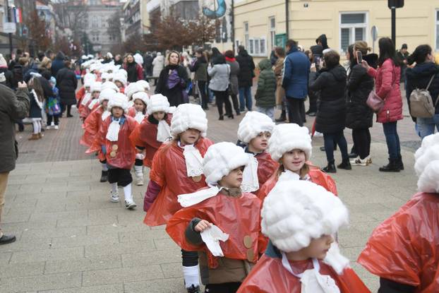 Bjelovar: Gradski Mali fašnik okupio oko tisuću maskiranih sudionika