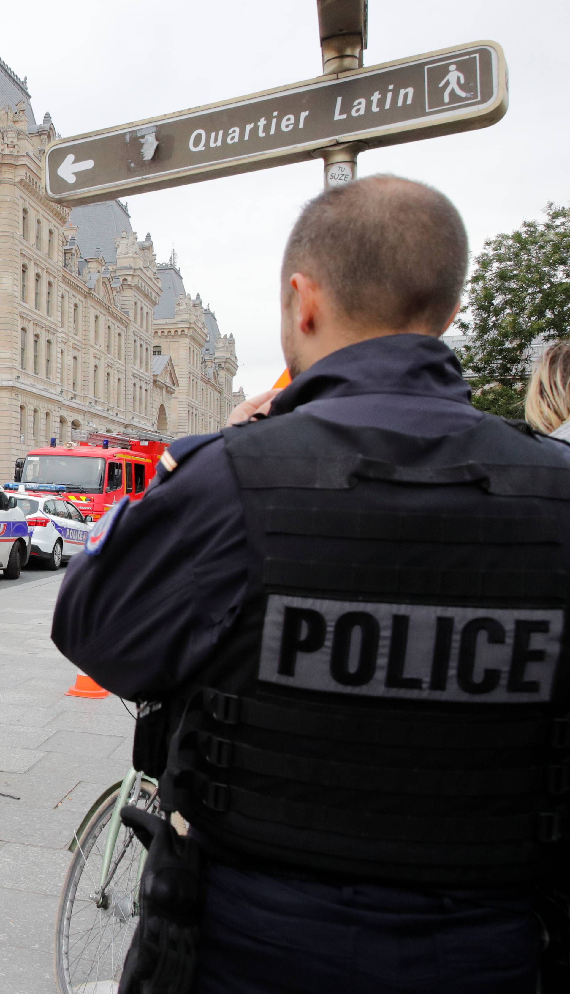 Horor u Parizu: Napao sjedište policije i nožem je ubio četvero