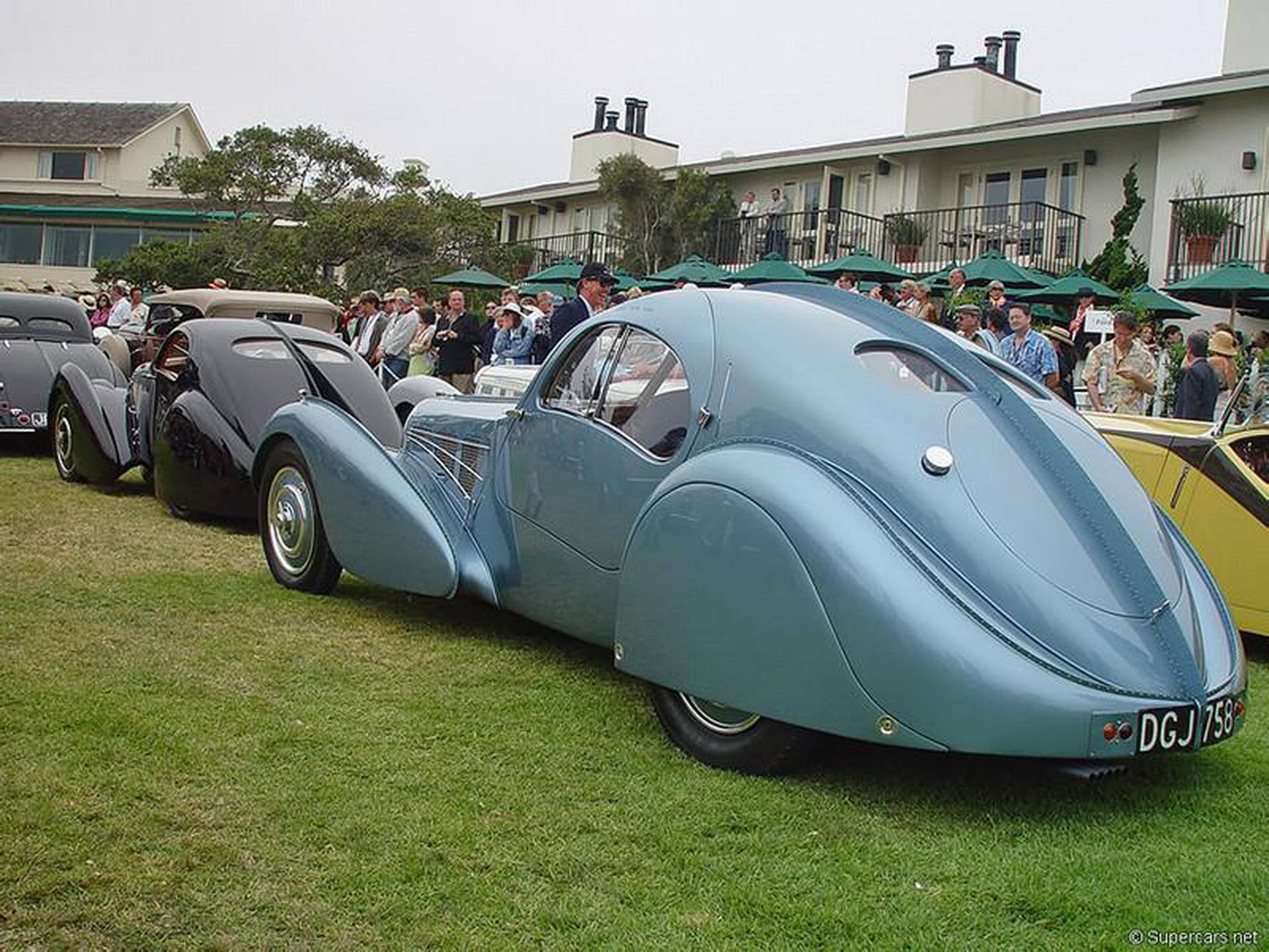 Самые редкие бугатти. Bugatti Type 57sc Atlantic. Бугатти Атлантик 1936. Bugatti Type Atlantic 1936. 1936 Bugatti Type 57c Atlantic.