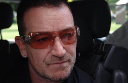 Nakon masakra u Parizu, Bono je ustupio avion kolegama...