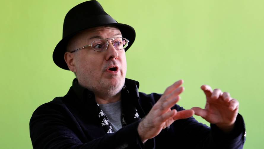 Split: Siniša Vuco nakon konferencije svirao građanima s balkona