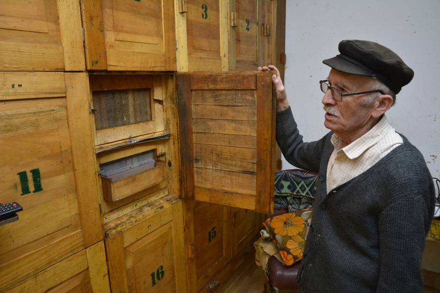 Pčele u veš-mašini: Slavonski pčelar radi jedinstvene košnice