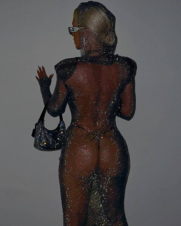 FOTO Još ne znate što odjenuti za Noć vještica? Jelena Karleuša je možda dobra inspiracija za to