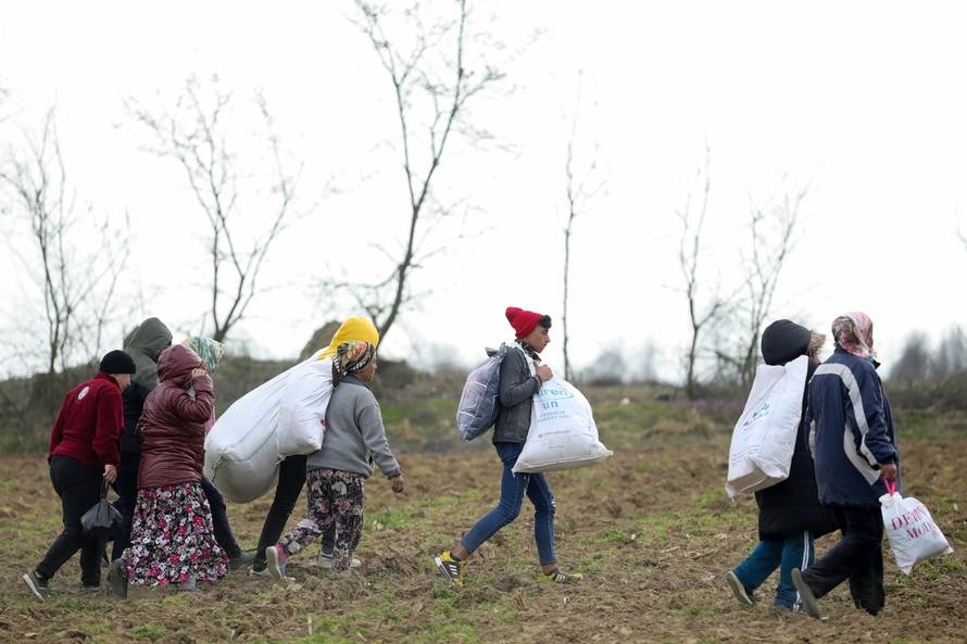 Migranti na graničnom prijelazu Pazarkule između Turske i Grčke