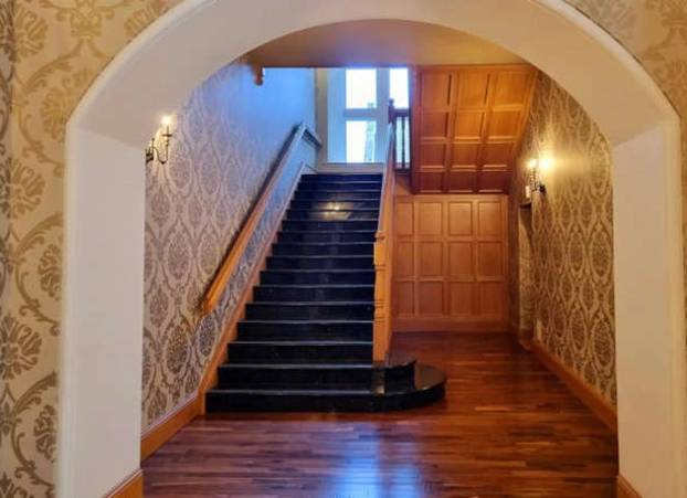 FOTO Dvorci diljem svijeta na prodaju! Neki imaju 200 soba, tamnice, jezera, šume i potoke