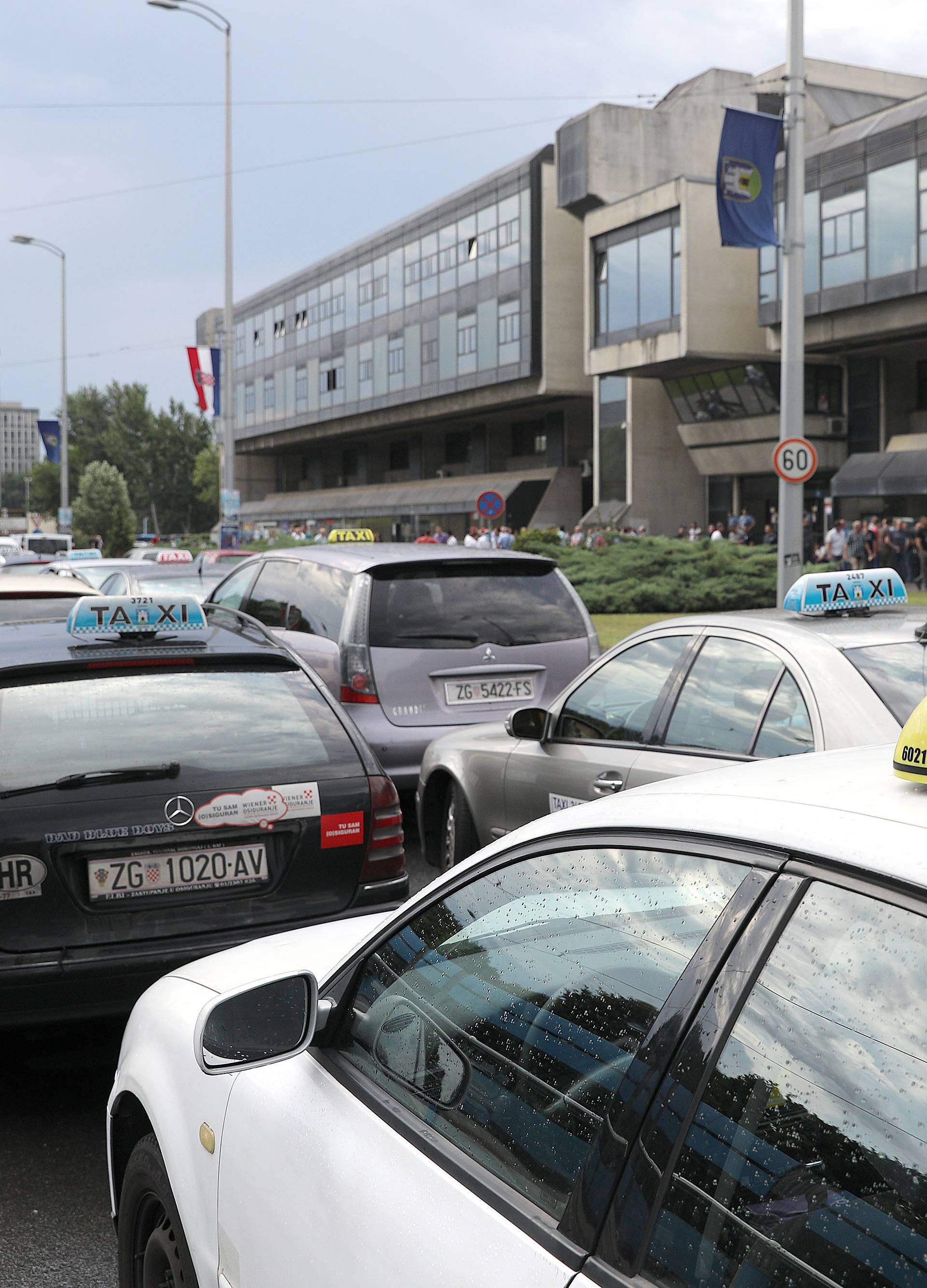 Taksisti su napustili Dugopolje, zadovoljni izjavom Plenkovića