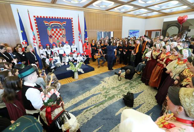 Zagreb: Dan otvorenih vrata u Uredu predsjednice RH: "Za ljepÅ¡u naÅ¡u - Gospodarenje otpadom"