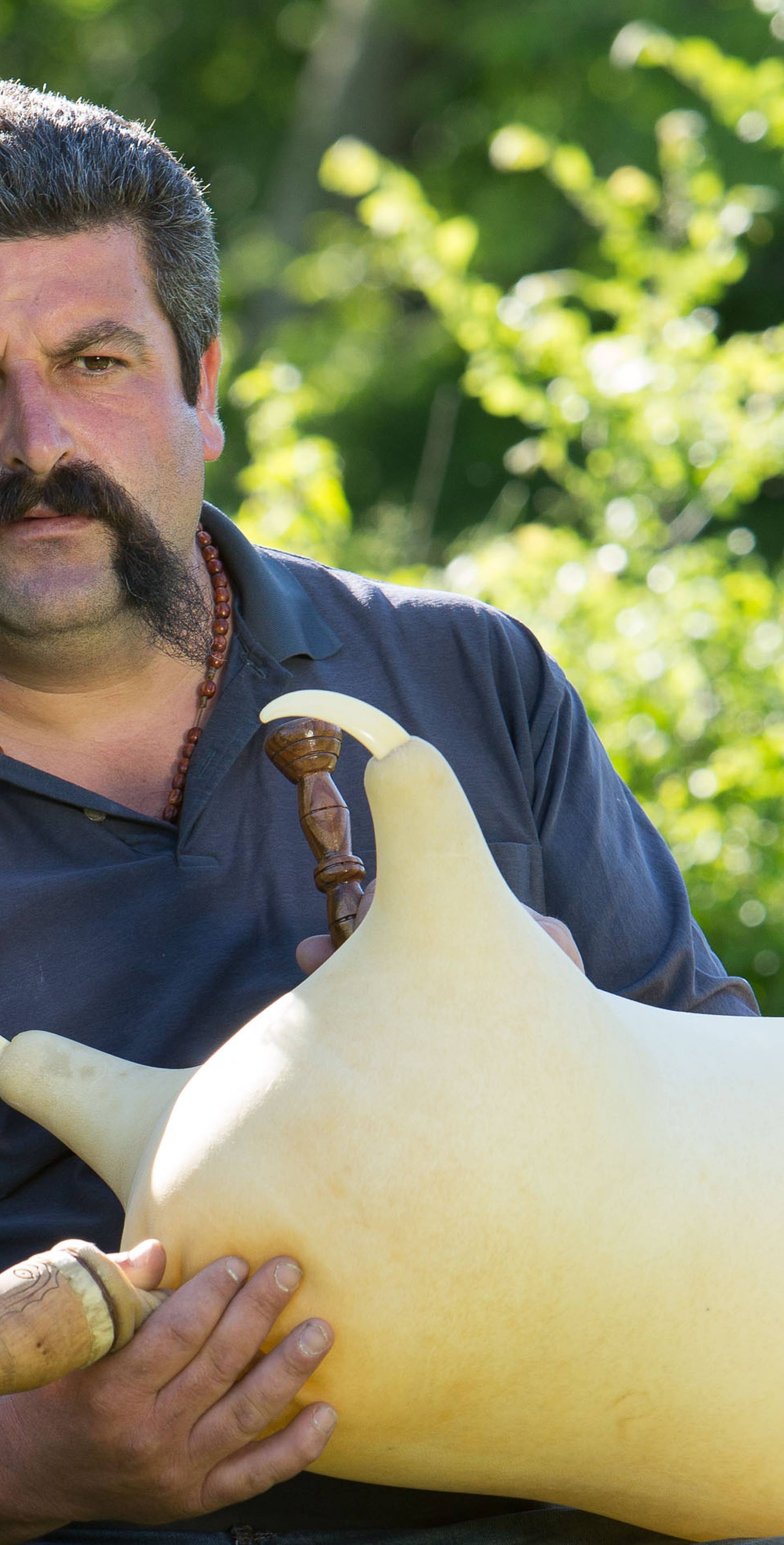 Telefoni im ne prestaju zvoniti: Farmeri na meti obožavateljica