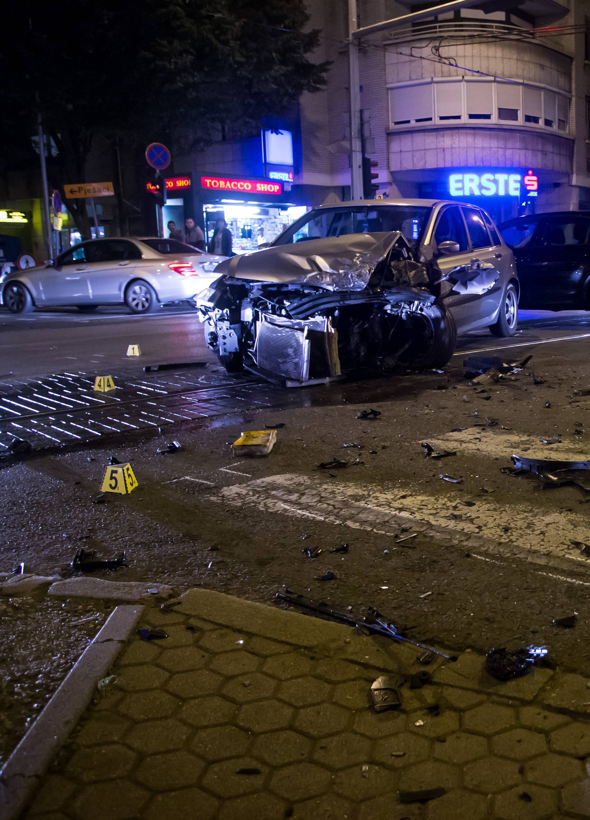U sudaru dva automobila na Črnomercu ima teže ozlijeđenih
