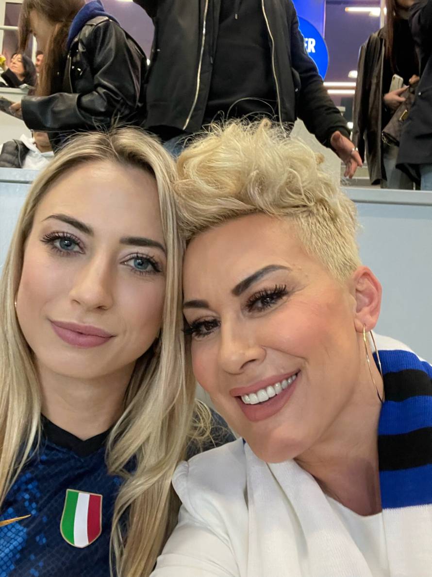 Indira je u Milano vodila muža i zgodnog posinka s kojim je jako bliska: Tu je uvijek naš Roberto