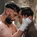Svidio vam se Baby Reindeer? Na HBO Max sti&zcaron;e serija 'Bra&cacute;a', novi projekt Richarda Gadda