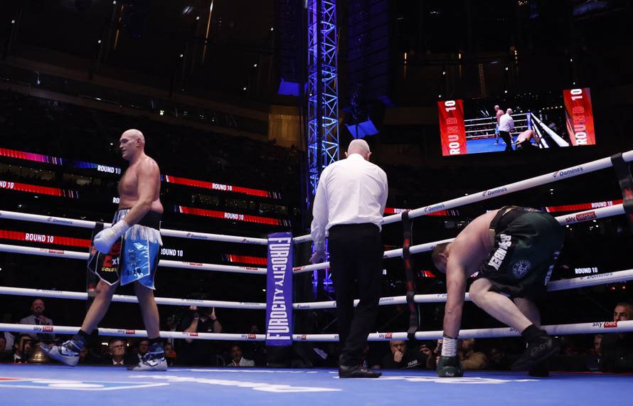 Tyson Fury v Arslanbek Makhmudov