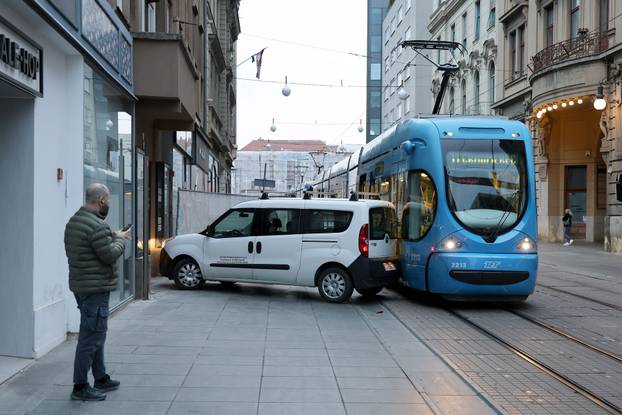 Zagreb: Sudar u Ilici, tramvaji stoje