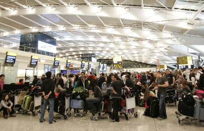 U kaosu Heathrowa satima su čekali i hrvatski putnici