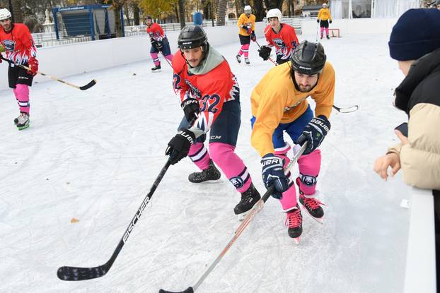 Na otvorenju klizališta u Bjelovaru glavna atrakcija bili su zagrebački klizači i bjelovarski hokejaši