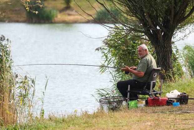 Zagreb: Šoderice Blato omiljeno su okupljalište lokalnih ribiča