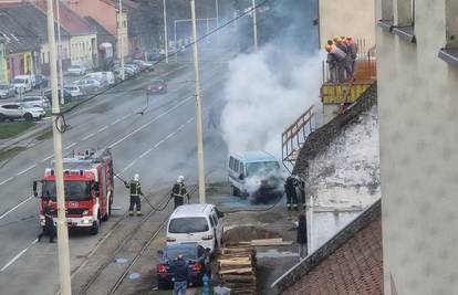 VIDEO Izgorio auto u Osijeku