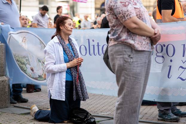 Zagreb: Javna okupljanja „Molitva krunice“ i „Ustani za slobodu“ istovremeno na Trgu