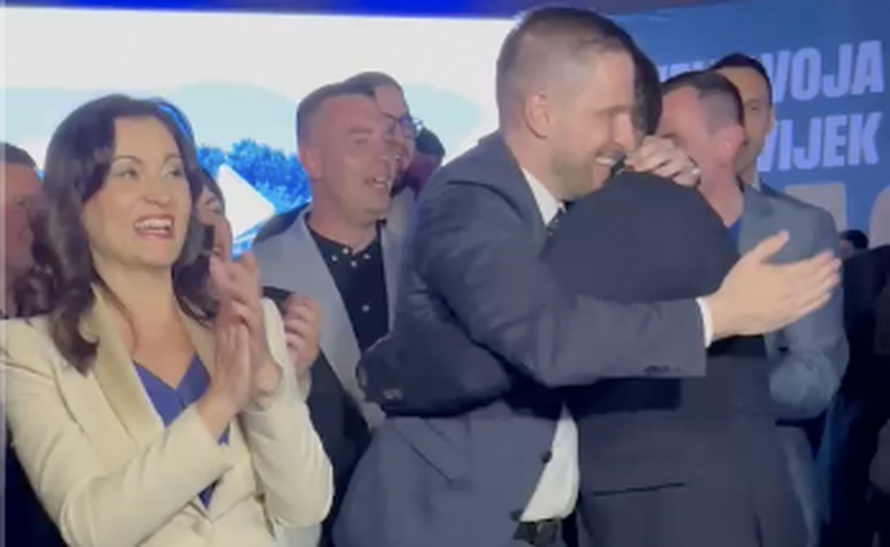 Utakmica, plate i kolači, a tek kad je u HDZ stigao šef, izbila je euforija: 'On je  u top formi...'
