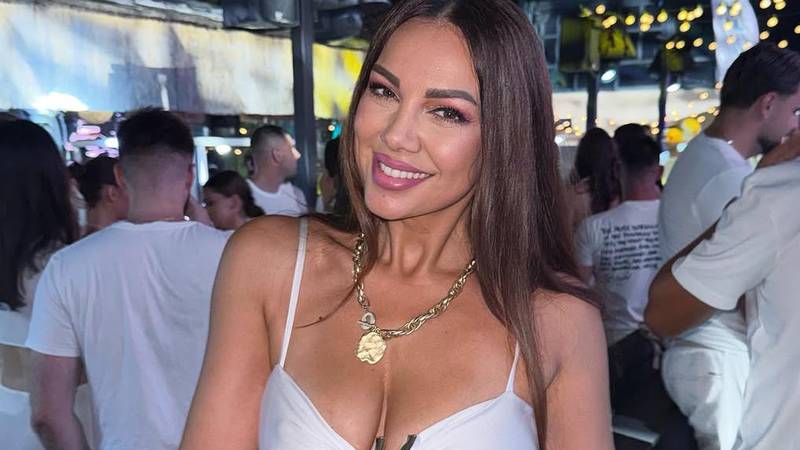 FOTO Preplanula Žanamari zasjala u dugoj bijeloj haljini, no dekolte je bio u prvom planu