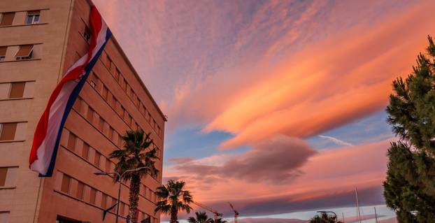 Split: Zastava na zgradi Banovine