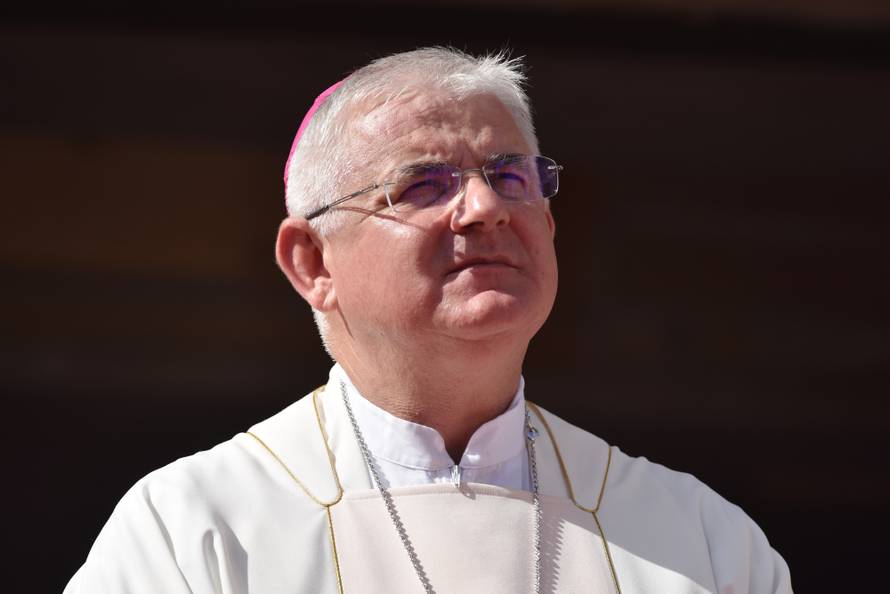 Dubrovački biskup mons. Mate Uzinić