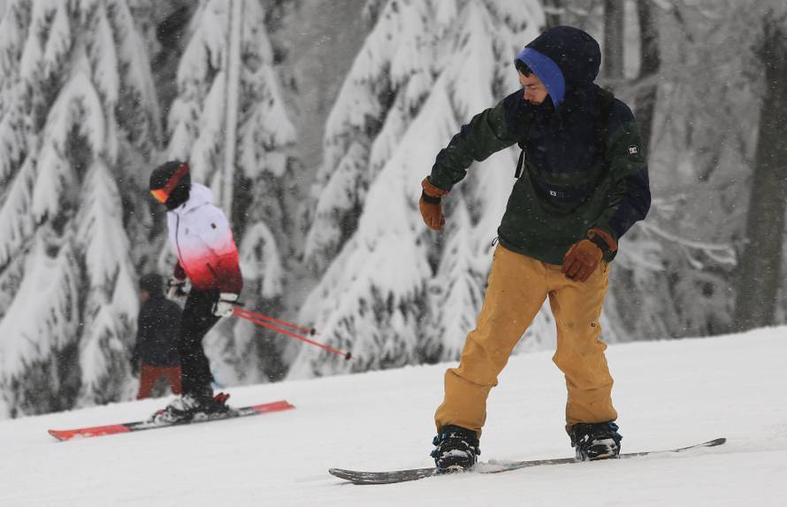 Zagreb: Započela skijaška sezona na Sljemenu 